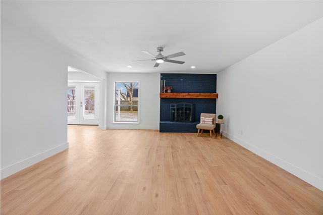 5820 Denise Drive, Haltom City, TX 76148