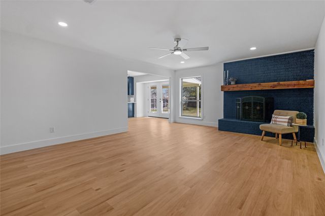 5820 Denise Drive, Haltom City, TX 76148