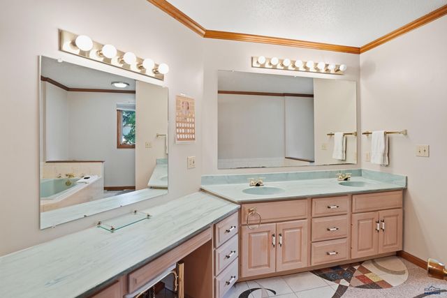 4014 WONDERLAND CT, Rapid City, SD 57702