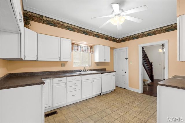 3302 College Avenue, Alton, IL 62002