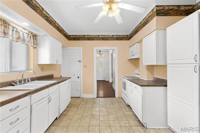 3302 College Avenue, Alton, IL 62002