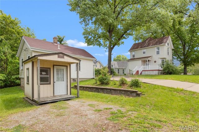 3302 College Avenue, Alton, IL 62002