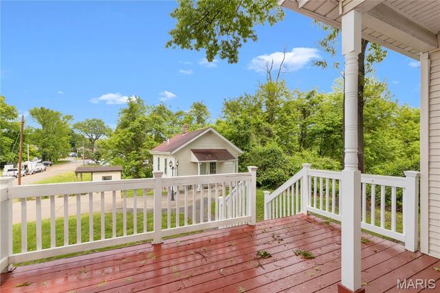 3302 College Avenue, Alton, IL 62002