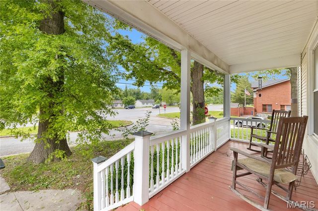 3302 College Avenue, Alton, IL 62002