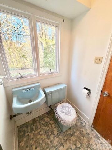 3002 Club Drive, Gastonia, NC 28054