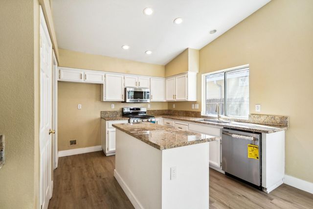 8692 Tarata Pl, Elk Grove, CA 95624