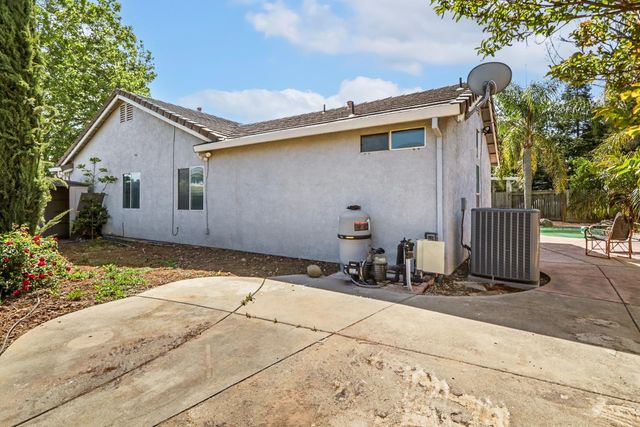8692 Tarata Pl, Elk Grove, CA 95624