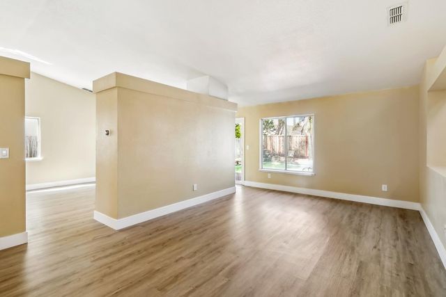 8692 Tarata Pl, Elk Grove, CA 95624