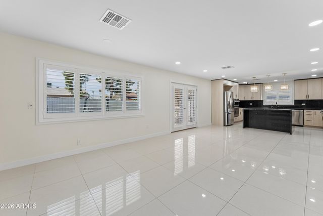 6139 W COLTER Street, Glendale, AZ 85301