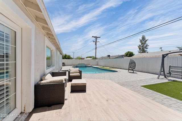6139 W COLTER Street, Glendale, AZ 85301