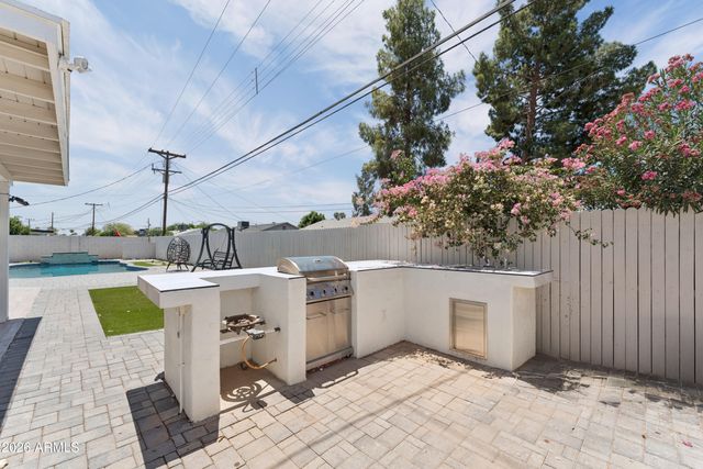 6139 W COLTER Street, Glendale, AZ 85301