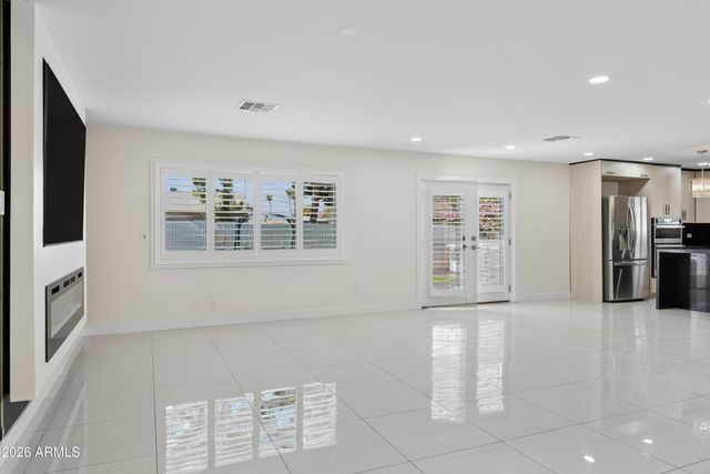6139 W COLTER Street, Glendale, AZ 85301