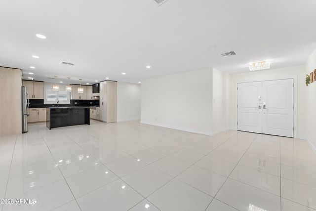 6139 W COLTER Street, Glendale, AZ 85301