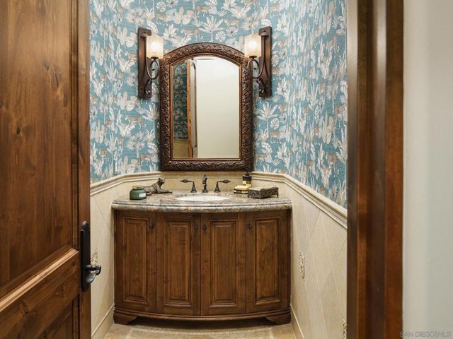 16409 Via de Santa Fe, Rancho Santa Fe, CA 92067