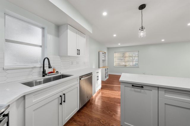 169 Seabreeze Circle, Jupiter, FL 33477