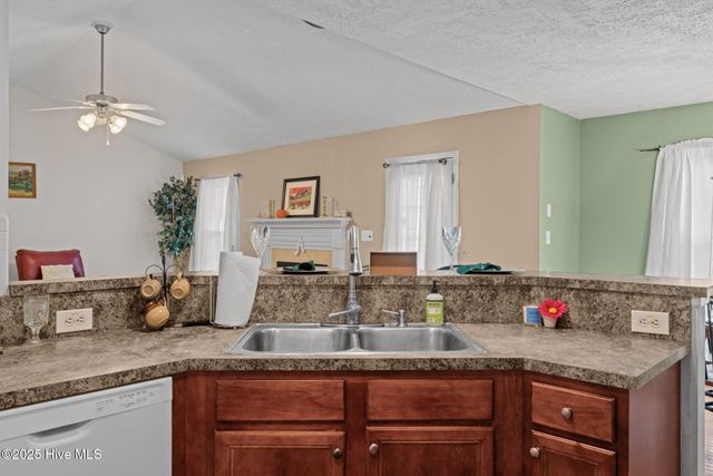 101 Pine Brae Lane, Aberdeen, NC 28315