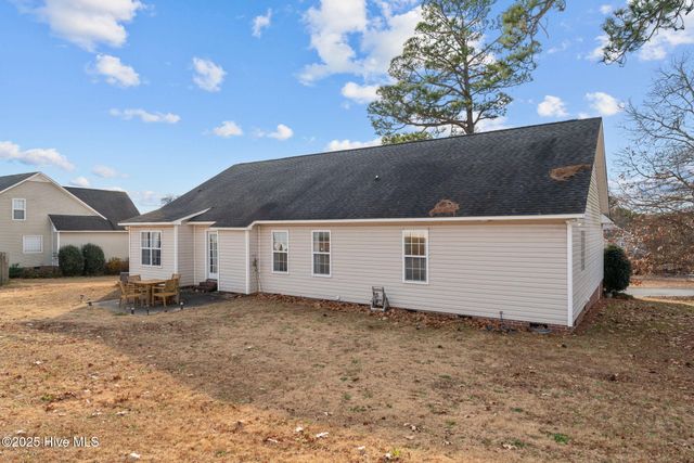 101 Pine Brae Lane, Aberdeen, NC 28315