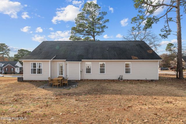 101 Pine Brae Lane, Aberdeen, NC 28315