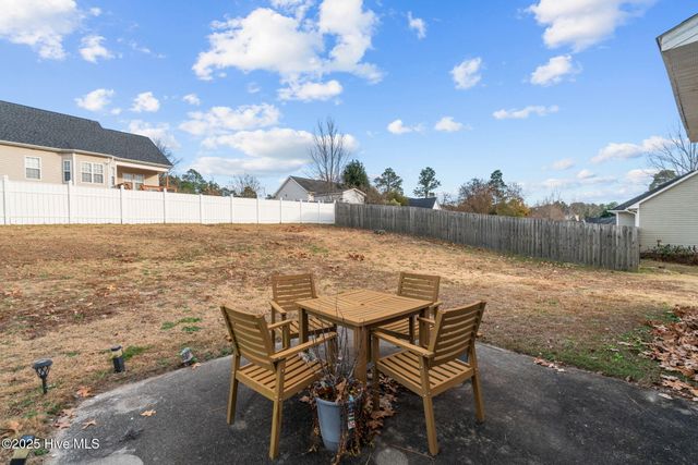 101 Pine Brae Lane, Aberdeen, NC 28315