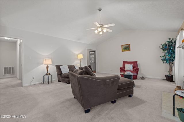 101 Pine Brae Lane, Aberdeen, NC 28315