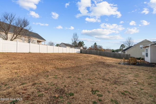 101 Pine Brae Lane, Aberdeen, NC 28315
