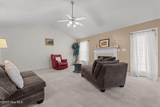 101 Pine Brae Lane, Aberdeen, NC 28315