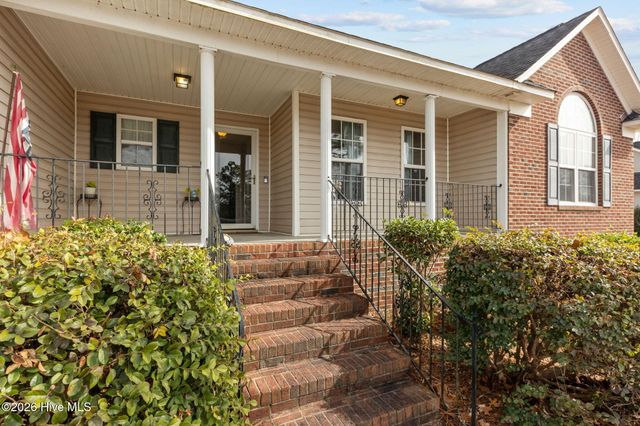 101 Pine Brae Lane, Aberdeen, NC 28315