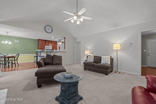 101 Pine Brae Lane, Aberdeen, NC 28315