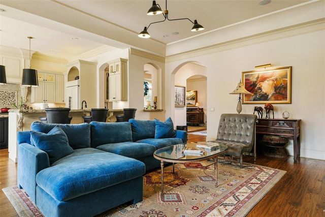 1703 Windsor Place, Nichols Hills, OK 73116
