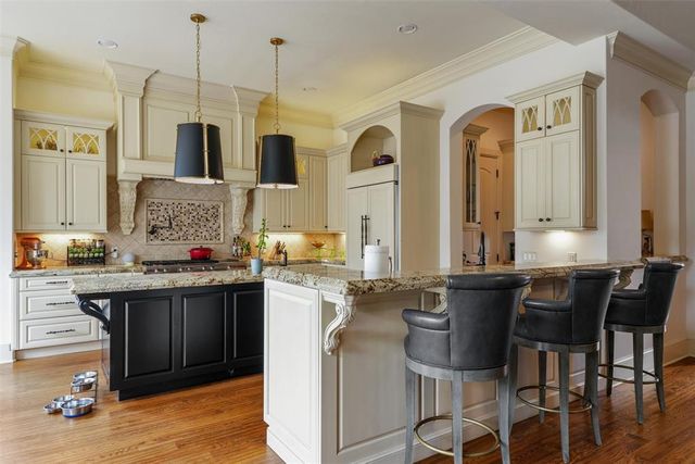 1703 Windsor Place, Nichols Hills, OK 73116