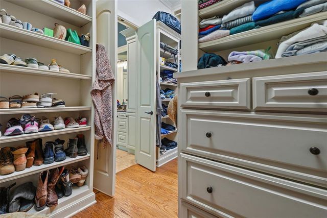 1703 Windsor Place, Nichols Hills, OK 73116