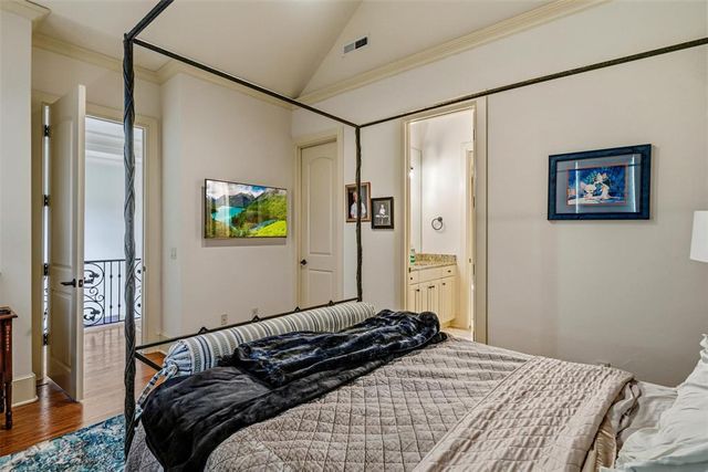 1703 Windsor Place, Nichols Hills, OK 73116