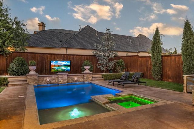 1703 Windsor Place, Nichols Hills, OK 73116