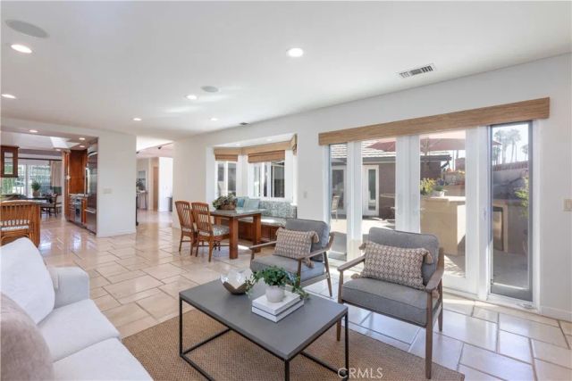 6261 Majorca Circle, Long Beach, CA 90803