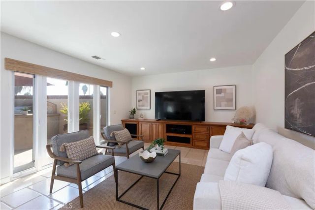 6261 Majorca Circle, Long Beach, CA 90803