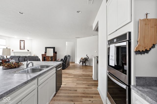 936 Plunkett Avenue, Westfield, IN 46074