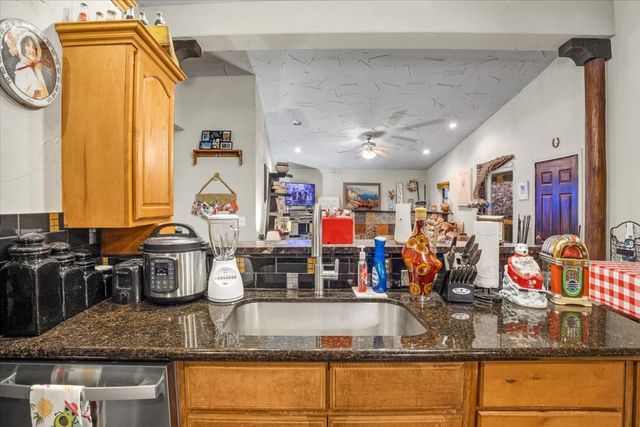 415 Floyd Dr, Smithville, TN 37166