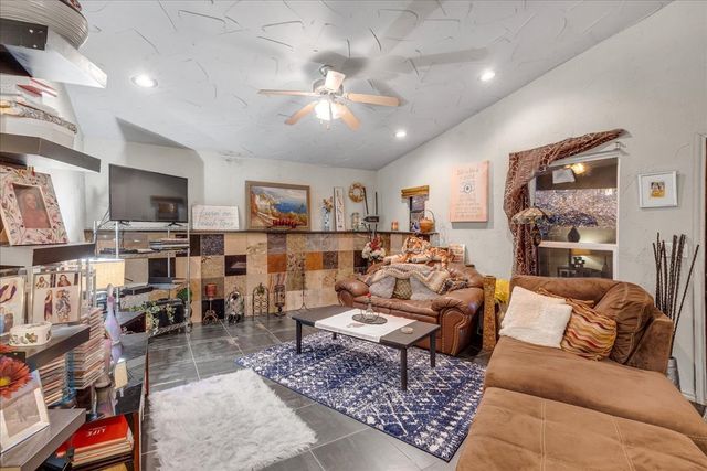 415 Floyd Dr, Smithville, TN 37166