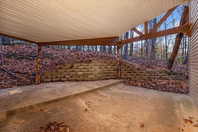 415 Floyd Dr, Smithville, TN 37166