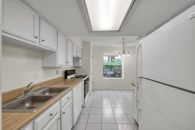 26 Willowwood Circle, The Woodlands, TX 77381