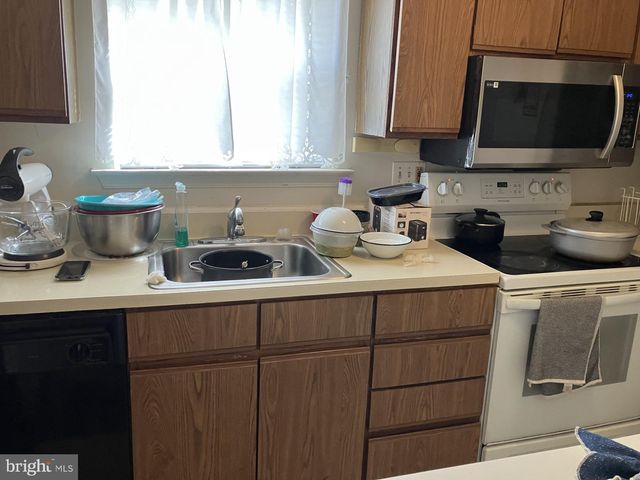 6 DREXEL AVE, Lansdowne, PA 19050