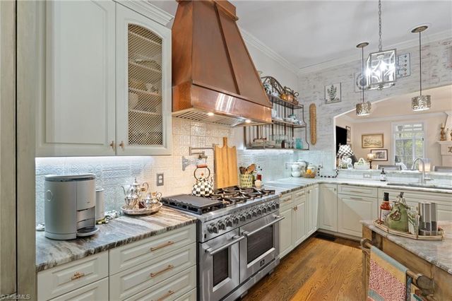 37 Creswell Court, Greensboro, NC 27407