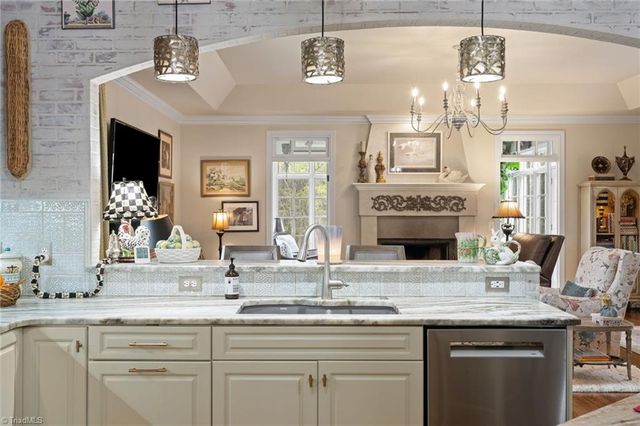 37 Creswell Court, Greensboro, NC 27407