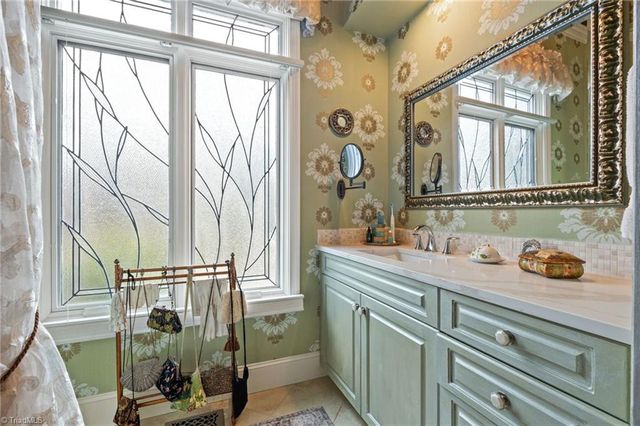 37 Creswell Court, Greensboro, NC 27407