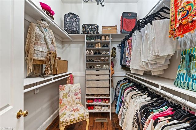 37 Creswell Court, Greensboro, NC 27407