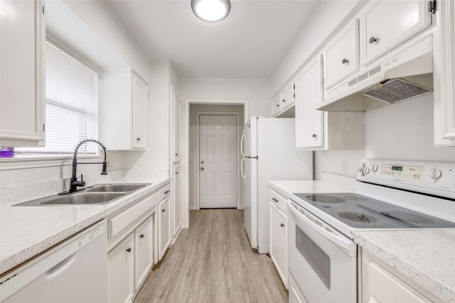 2428 Summer Place Drive, Arlington, TX 76014