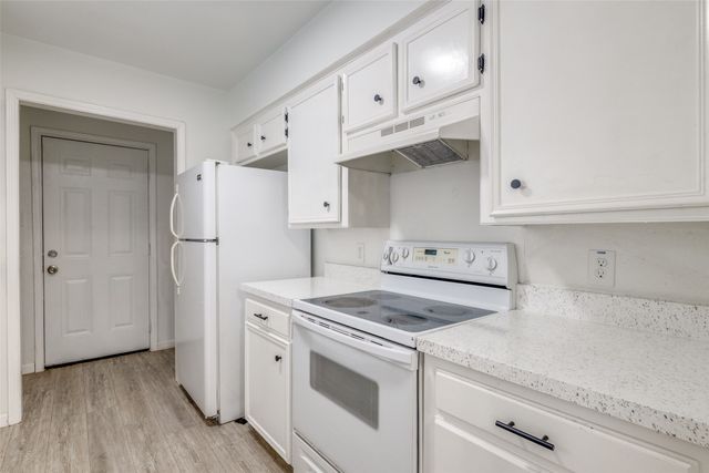 2428 Summer Place Drive, Arlington, TX 76014