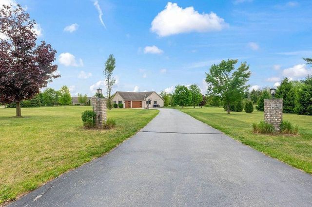 S93W34945 Jericho DRIVE, Eagle, WI 53119