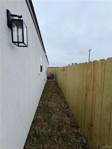 509 Sparrow Road 1, Weslaco, TX 78596