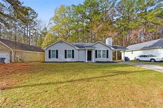 6385 Emerald Pointe Circle, College Park, GA 30349